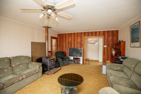 Photo of property in 76 Pipiroa Road, Ngatea, 3503