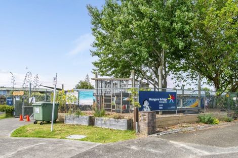 Photo of property in 17 Lindis Place, Mangere Bridge, Auckland, 2022