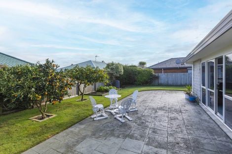 Photo of property in 66 Guildford Drive, Paraparaumu, 5032