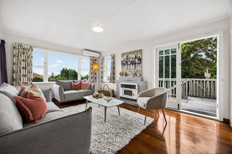 Photo of property in 49 Tiroroa Avenue, Te Atatu South, Auckland, 0610