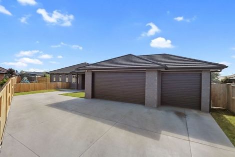 Photo of property in 92 Farringdon Avenue, Rototuna North, Hamilton, 3210