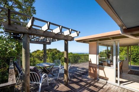 Photo of property in 453 Scenic Drive, Waiatarua, Auckland, 0612