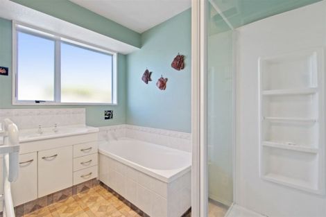 Photo of property in 4 Cataluna Place, Hei Hei, Christchurch, 8042