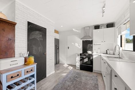 Photo of property in 210a Te Moana Road, Waikanae, 5036