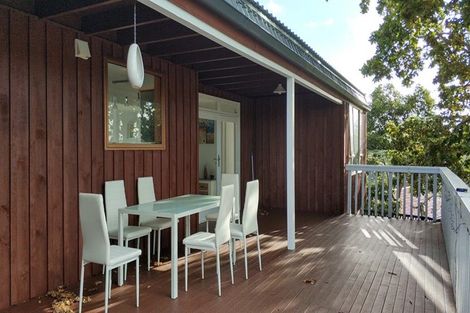 Photo of property in 4 Hollyhock Place, Browns Bay, Auckland, 0630