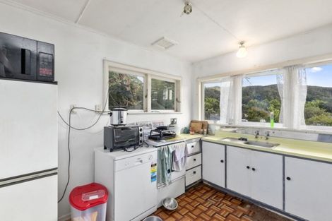 Photo of property in 27 Horoeka Street, Stokes Valley, Lower Hutt, 5019