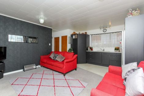 Photo of property in 1/76 Eliot Street, New Plymouth, 4310