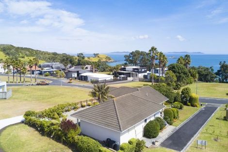 Photo of property in 15 Bayside Drive, Coopers Beach, 0420