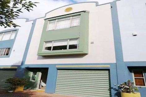 Photo of property in Lakeview Terrace, 28/14 Ambrico Place, New Lynn, Auckland, 0600