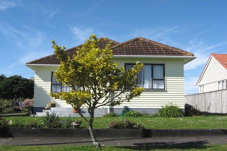 Photo of property in 51 Somerset Street, Brooklands, New Plymouth, 4310