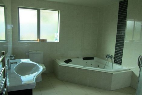 Photo of property in 27 Kilkelly Avenue, Pinehill, Auckland, 0632