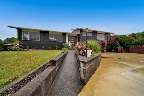Photo of property in 3 La Salle Drive, Westown, New Plymouth, 4310