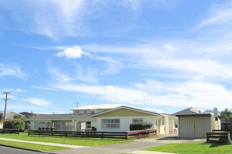 Photo of property in 25 Clyde Street, Mount Maunganui, 3116