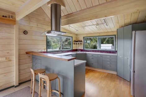 Photo of property in 16 Lichen Grove, Russell, 0272