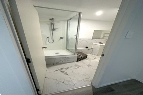 Photo of property in 322 Glenfield Road, Glenfield, Auckland, 0629