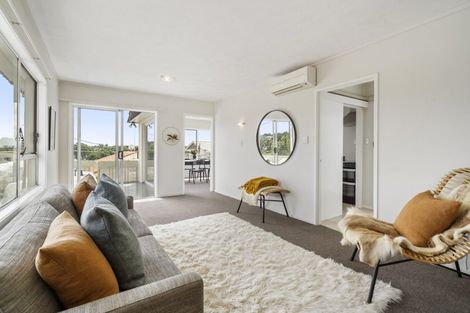 Photo of property in 1/22 North Avenue, Narrow Neck, Auckland, 0624