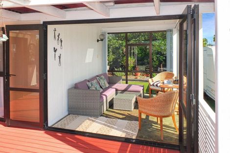 Photo of property in 22 Shortt Street, Foxton Beach, Foxton, 4815