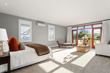 Photo of property in 118 Straven Road, Fendalton, Christchurch, 8014