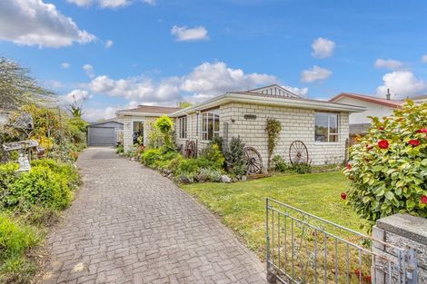 Photo of property in 6 Sequoia Place, Parklands, Christchurch, 8083