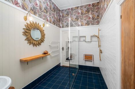 Photo of property in 9 Robertson Street, Russell, 0202