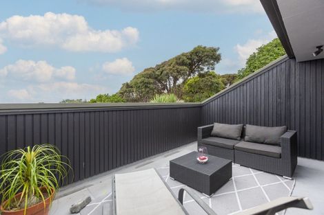 Photo of property in 20 Tiromoana Road, Raumati South, Paraparaumu, 5032