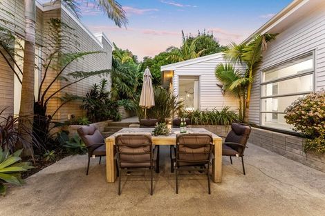 Photo of property in 4 Hillford Place, Welcome Bay, Tauranga, 3175