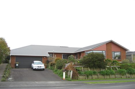 Photo of property in 13 Sandel Rise, Merrilands, New Plymouth, 4312