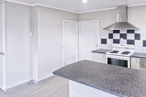 Photo of property in 4 Clutha Crescent, Clover Park, Auckland, 2023