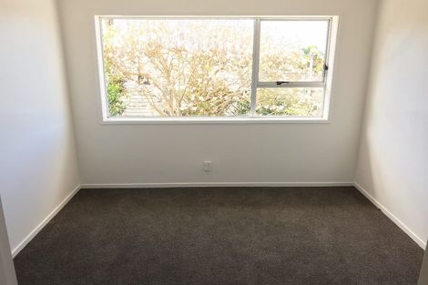 Photo of property in 2/252 Onewa Road, Birkenhead, Auckland, 0626