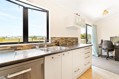 Photo of property in 43c Taioma Crescent, Te Atatu Peninsula, Auckland, 0610
