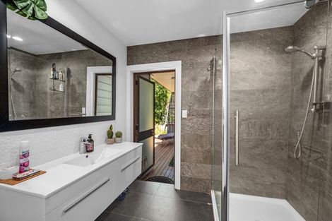 Photo of property in 1/127 Churchill Road, Rothesay Bay, Auckland, 0630