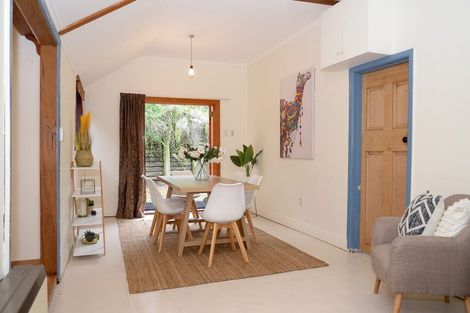 Photo of property in 55 Hawkhurst Road, Lyttelton, 8082