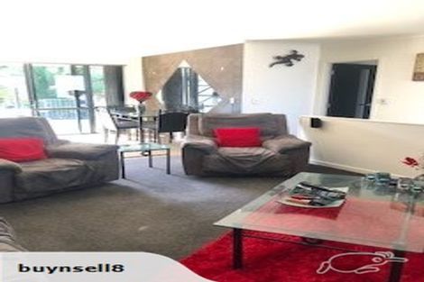 Photo of property in 111 Roberta Crescent, Orewa, 0931