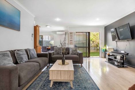 Photo of property in 45a Porchester Road, Papakura, 2110