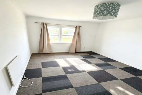 Photo of property in 121 Sturges Road, Henderson, Auckland, 0612