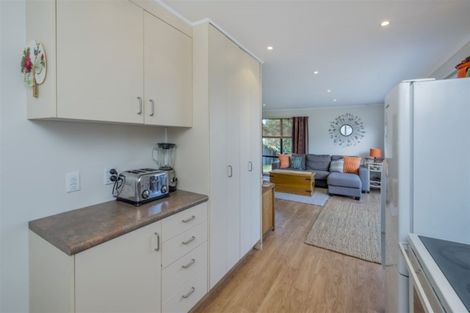 Photo of property in 37 Sarah Street, Waikawa Beach, Manakau, 5573