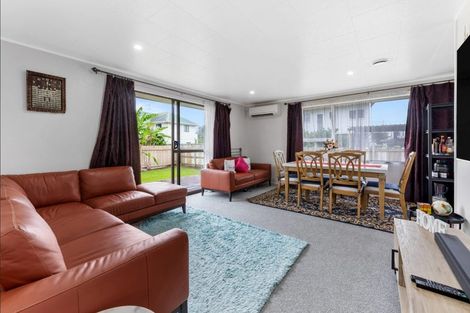 Photo of property in 2/295 Massey Road, Mangere East, Auckland, 2024