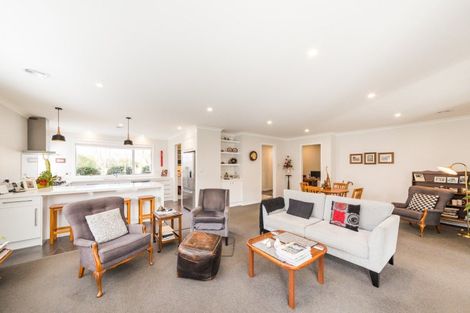 Photo of property in 33 Elmira Avenue, Hokowhitu, Palmerston North, 4410