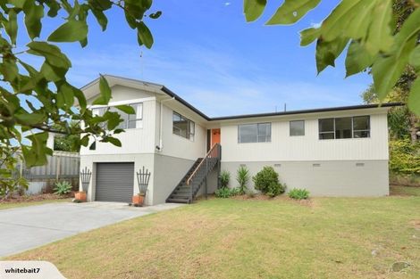 Photo of property in 1 Curlew Place, One Tree Point, 0118