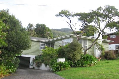 Photo of property in 69 Larsen Crescent, Tawa, Wellington, 5028