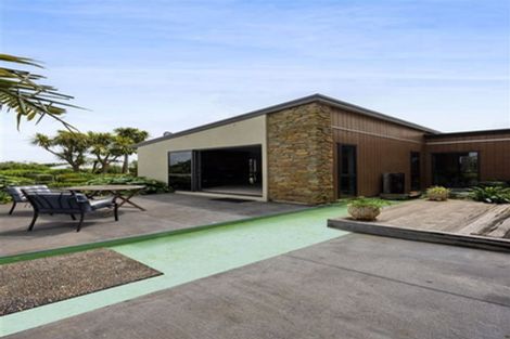 Photo of property in 1b Links Drive, Waiwhakaiho, New Plymouth, 4312