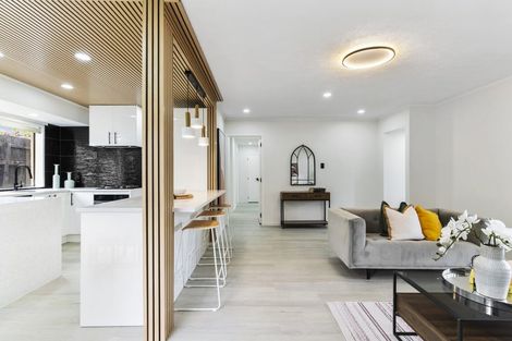 Photo of property in 1/49 Larne Avenue, Pakuranga Heights, Auckland, 2010