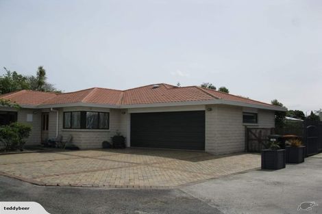 Photo of property in 15 Woburn Place, Takaro, Palmerston North, 4412