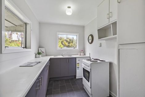 Photo of property in 2/1a Oates Road, Glen Eden, Auckland, 0602