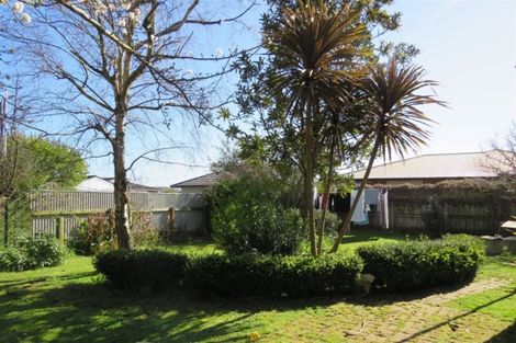 Photo of property in 23 Queenwood Road, Levin, 5510