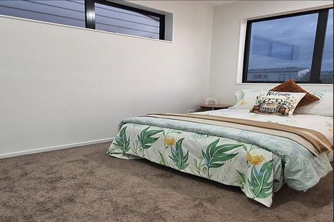 Photo of property in 21d Laura Street, Kelston, Auckland, 0602