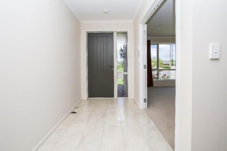 Photo of property in 14 Teatree Close, Huntington, Hamilton, 3210