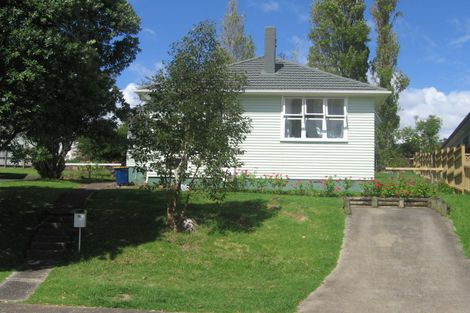 Photo of property in 12 Greenslade Crescent, Northcote, Auckland, 0627