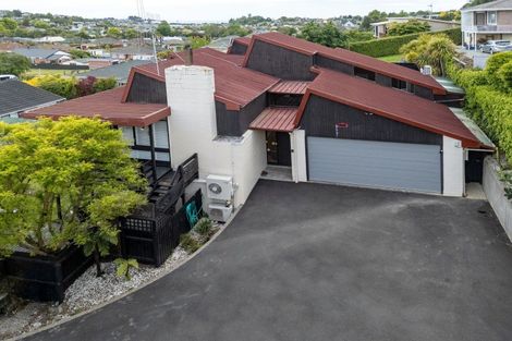 Photo of property in 82 Douglas Street, Highfield, Timaru, 7910