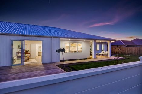 Photo of property in 1 Pukatea Street, Hawera, 4610